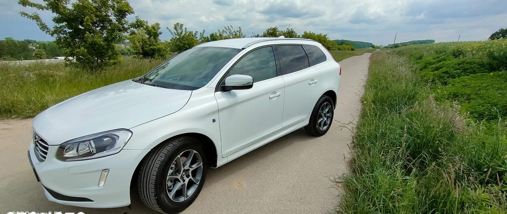 Volvo XC 60 cena 77400 przebieg: 150000, rok produkcji 2015 z Słupsk małe 154